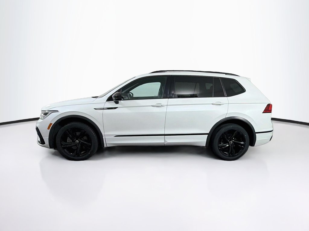 Used 2023 Volkswagen Tiguan SE R-Line FWD image 4