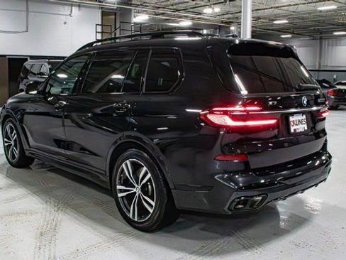 Used 2023 BMW X7 M60i image 4