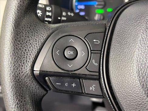 Used 2020 Toyota RAV4 XLE AWD/4WD image 24