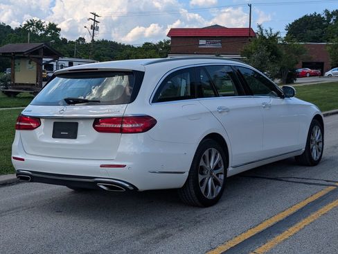 Used 2017 Mercedes-Benz E 400 4MATIC Wagon w/ Premium 1 Package image 4