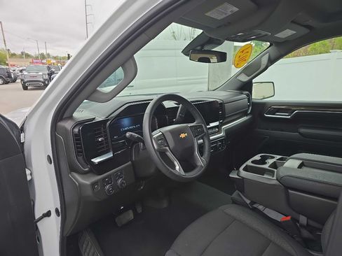 Used 2024 Chevrolet Silverado 1500 LT AWD/4WD image 13