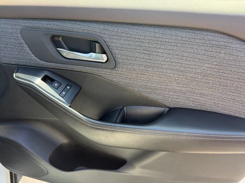 Used 2023 Nissan Rogue SV FWD image 19