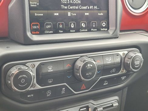 Used 2023 Jeep Wrangler Unlimited Rubicon w/ LED Lighting Group image 22