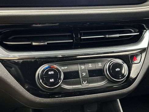 Used 2025 Buick Envista Sport Touring FWD image 19