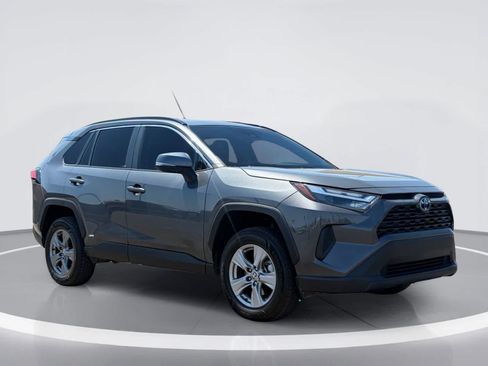 Used 2024 Toyota RAV4 XLE AWD/4WD image 8