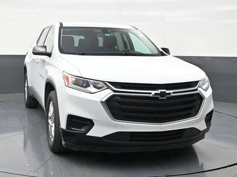 Used 2021 Chevrolet Traverse LS FWD image 7