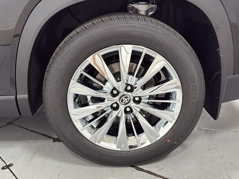 New 2025 Toyota Grand Highlander Platinum image 24