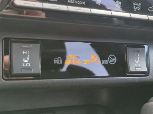 Used 2024 Toyota RAV4 SE w/ Weather & Moonroof Package AWD/4WD image 21