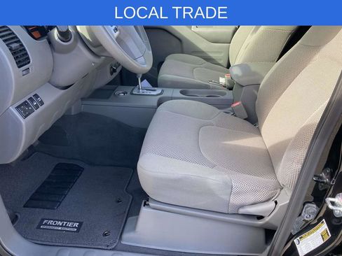Used 2021 Nissan Frontier SV w/ Midnight Edition Floor Mats AWD/4WD image 16