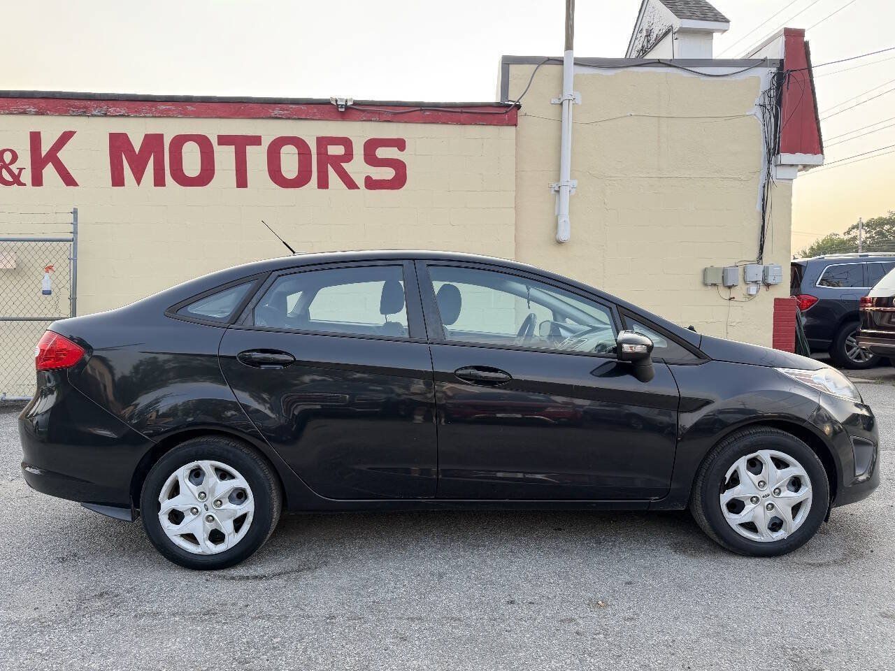 Used 2013 Ford Fiesta SE FWD image 9