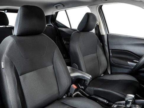 Used 2024 Nissan Kicks S image 32