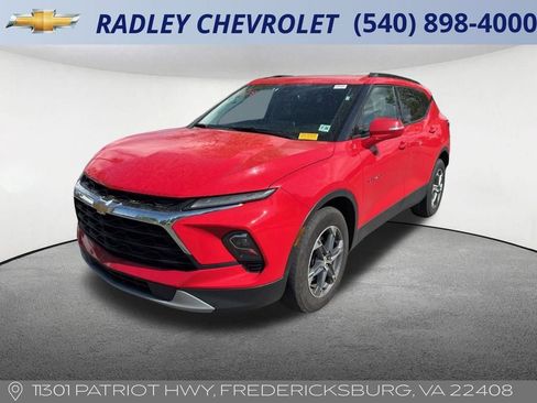 Used 2023 Chevrolet Blazer LT AWD/4WD image 2