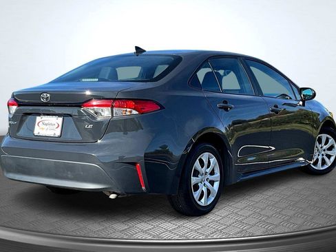 Used 2023 Toyota Corolla LE image 2