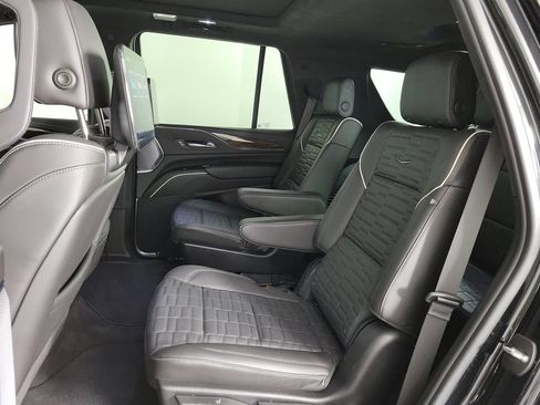 Certified 2024 Cadillac Escalade Sport Platinum w/ LPO, ONYX Package AWD/4WD image 11