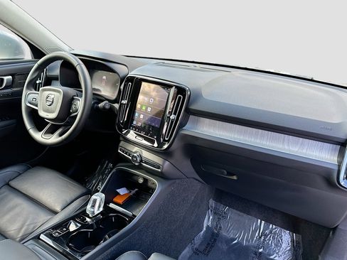 Used 2023 Volvo XC40 B5 Ultimate w/ Protection Package Premier image 33