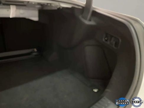 Used 2025 Mercedes-Benz E 350 Sedan image 80
