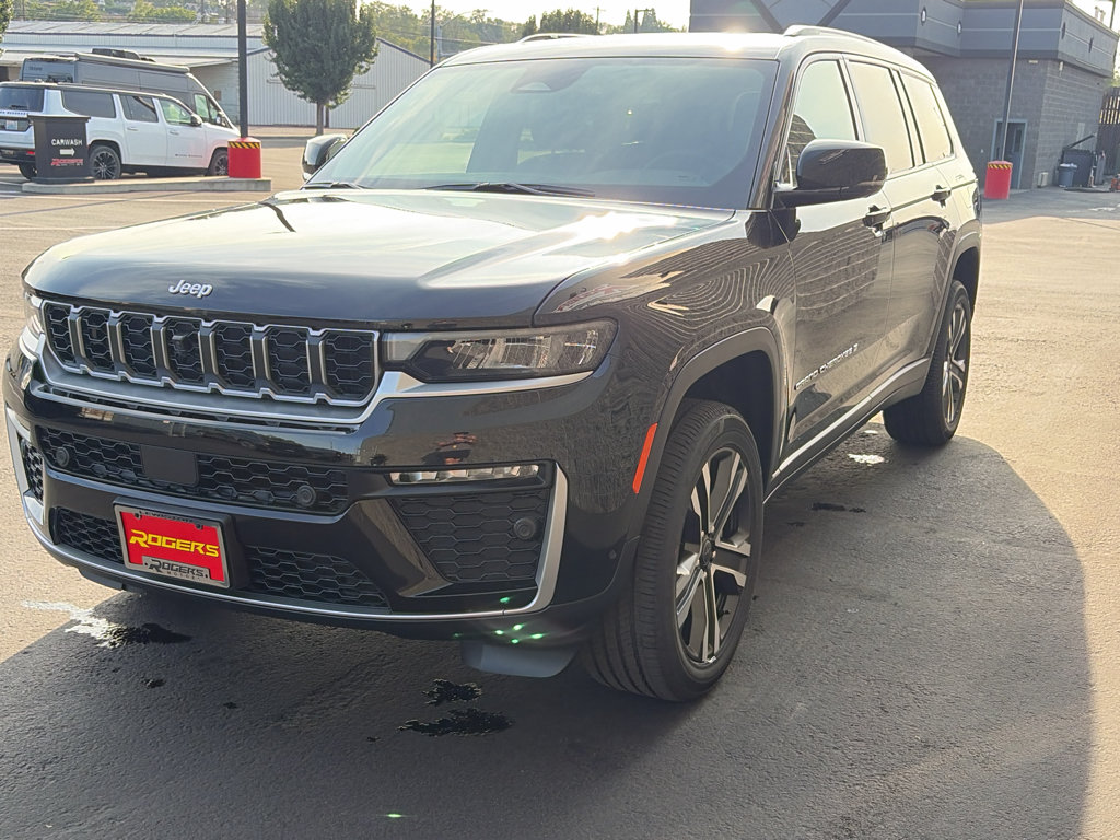 New 2027 Jeep Grand Cherokee L Limited w/ Technology Group II AWD/4WD image 3