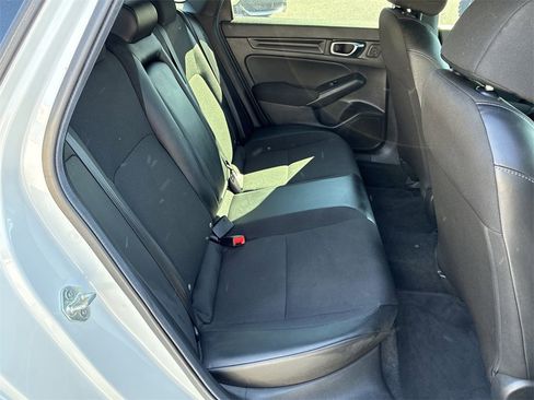 Used 2025 Honda Civic Sport image 31