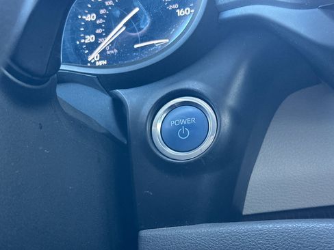 Used 2024 Toyota Sienna LE image 22