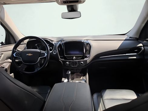 Used 2020 Chevrolet Traverse LT w/ LT Premium Package AWD/4WD image 12