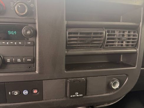 Used 2024 GMC Savana 2500 w/ Driver Convenience Package RWD image 9