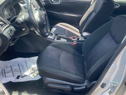 Used 2019 Nissan Sentra SV FWD image 6