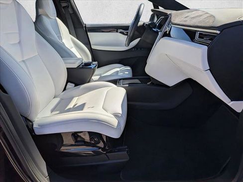 Used 2017 Tesla Model X 90D image 21
