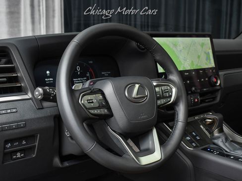 Used 2025 Lexus GX 550 w/ Cold Area Package image 9