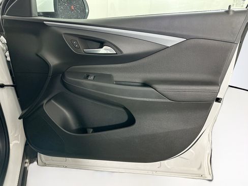 Used 2025 Buick Envista Preferred image 29