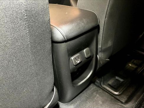 Used 2022 Chevrolet Colorado LT w/ Fleet Safety Package RWD image 12