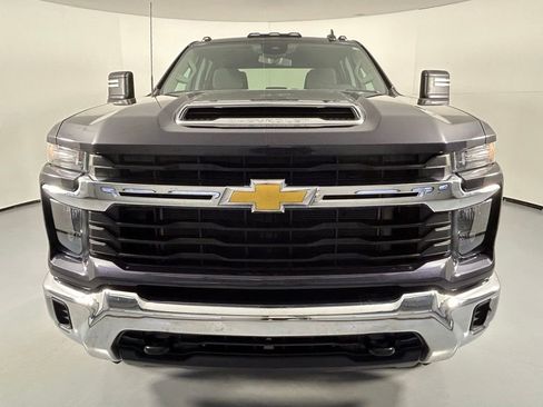 Used 2024 Chevrolet Silverado 3500 LT w/ Z71 Off-Road Package image 2