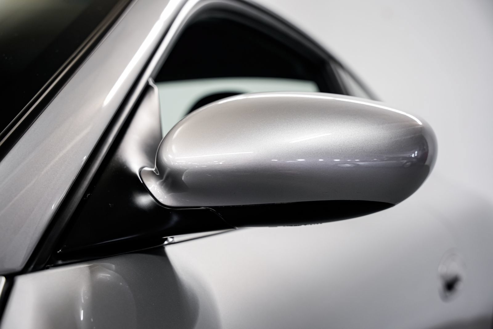 Used 2004 Porsche 911 40th Anniversary RWD image 32