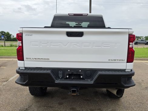 Used 2022 Chevrolet Silverado 2500 Custom w/ Custom Convenience Package AWD/4WD image 8