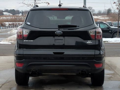 Used 2017 Ford Escape SE w/ Equipment Group 201A image 5