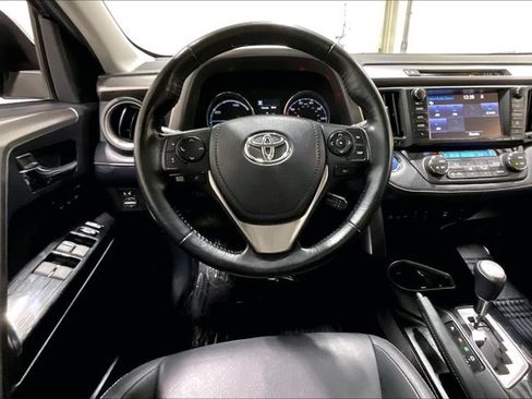Used 2018 Toyota RAV4 Limited AWD/4WD image 5