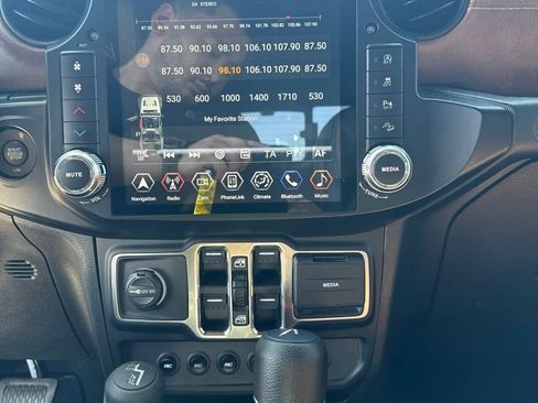 Used 2021 Jeep Gladiator Sport AWD/4WD image 10