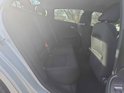 Used 2021 Chevrolet Malibu LS image 28