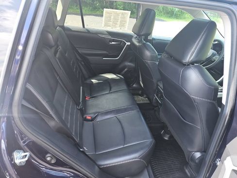 Used 2020 Toyota RAV4 XLE Premium AWD/4WD image 30