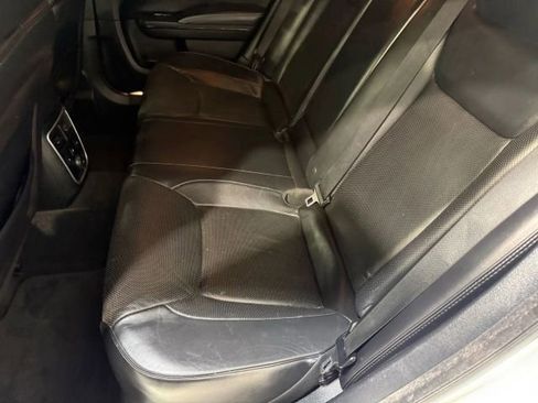 Used 2012 Chrysler 300 C image 22