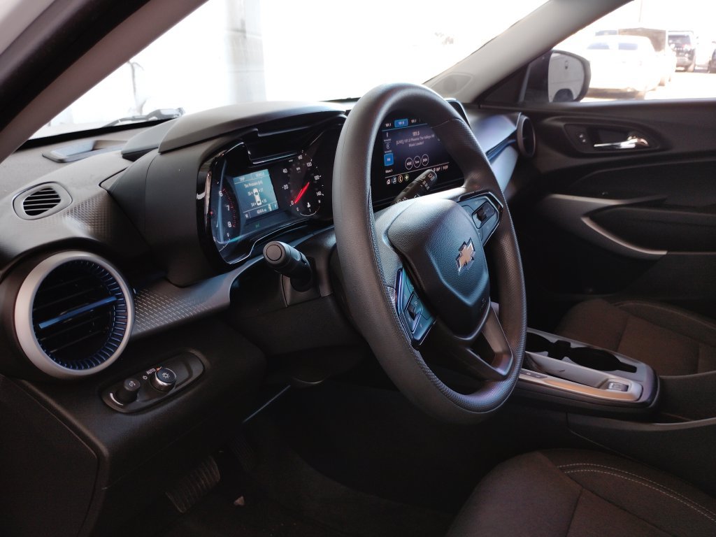 Used 2024 Chevrolet Trax LS FWD image 24