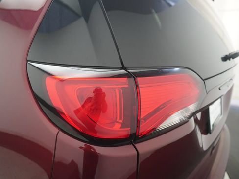 Used 2020 Chrysler Pacifica Touring-L Plus w/ S Appearance Package FWD image 33