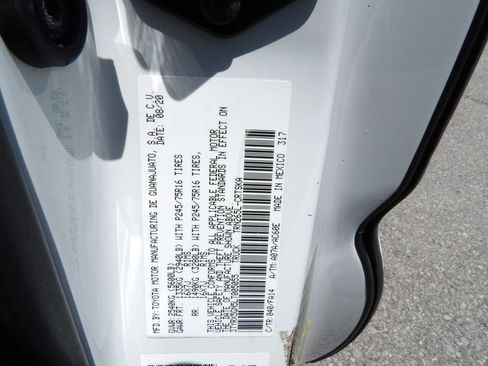 Used 2020 Toyota Tacoma SR image 57