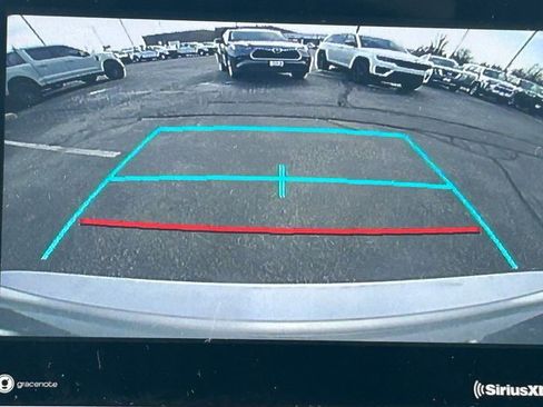 Used 2021 Toyota Camry SE image 14