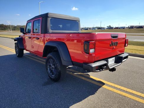 New 2026 Jeep Gladiator Sport image 7