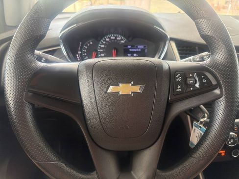 Used 2019 Chevrolet Trax LS w/ LPO, Cargo Package FWD image 14