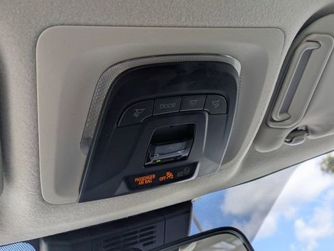 Used 2025 Toyota Corolla LE image 22