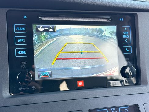 Used 2015 Toyota Sienna Limited Premium FWD image 30