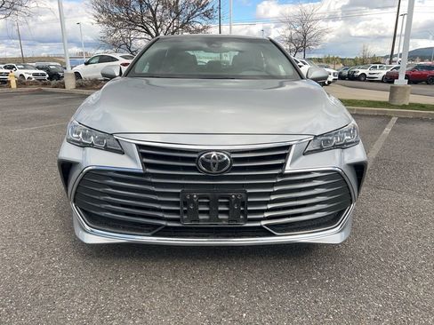 Used 2021 Toyota Avalon XLE w/ Moonroof Package image 3