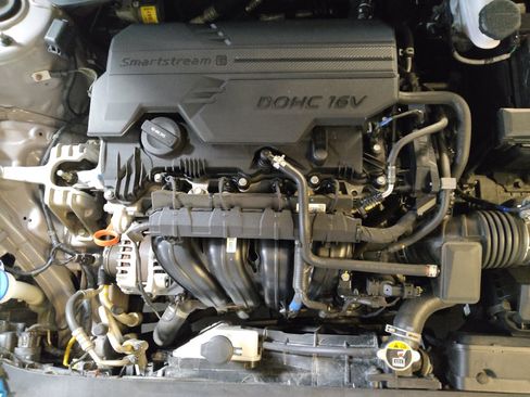 Used 2024 Hyundai Elantra SEL FWD image 30