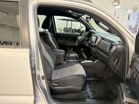 Used 2021 Toyota Tacoma TRD Off-Road AWD/4WD image 27